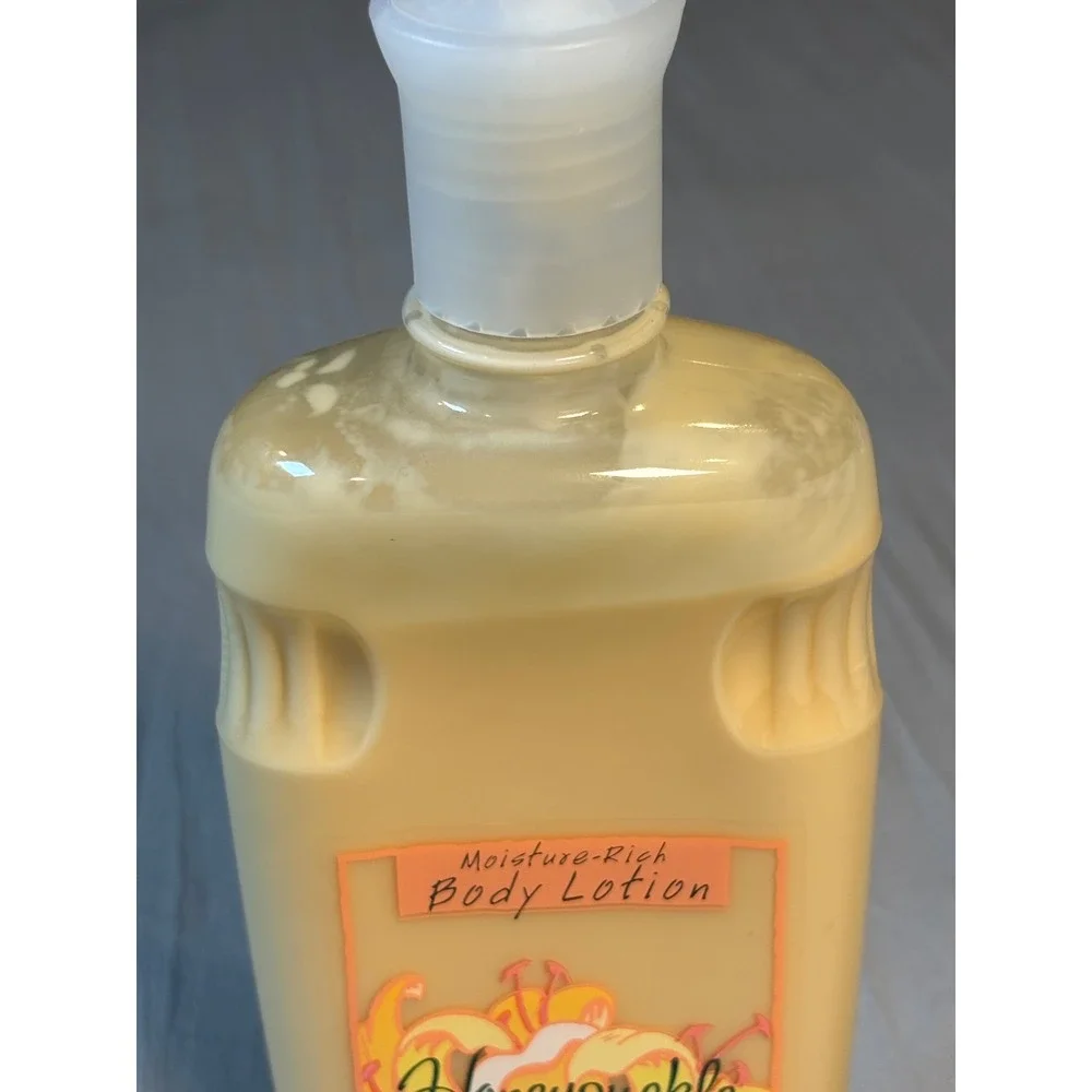 Vintage Bath & Body Works Honeysuckle Body Lotion 12oz discontinued 90% full